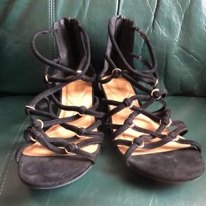 11W wide Torrid gladiator sandal strappy black